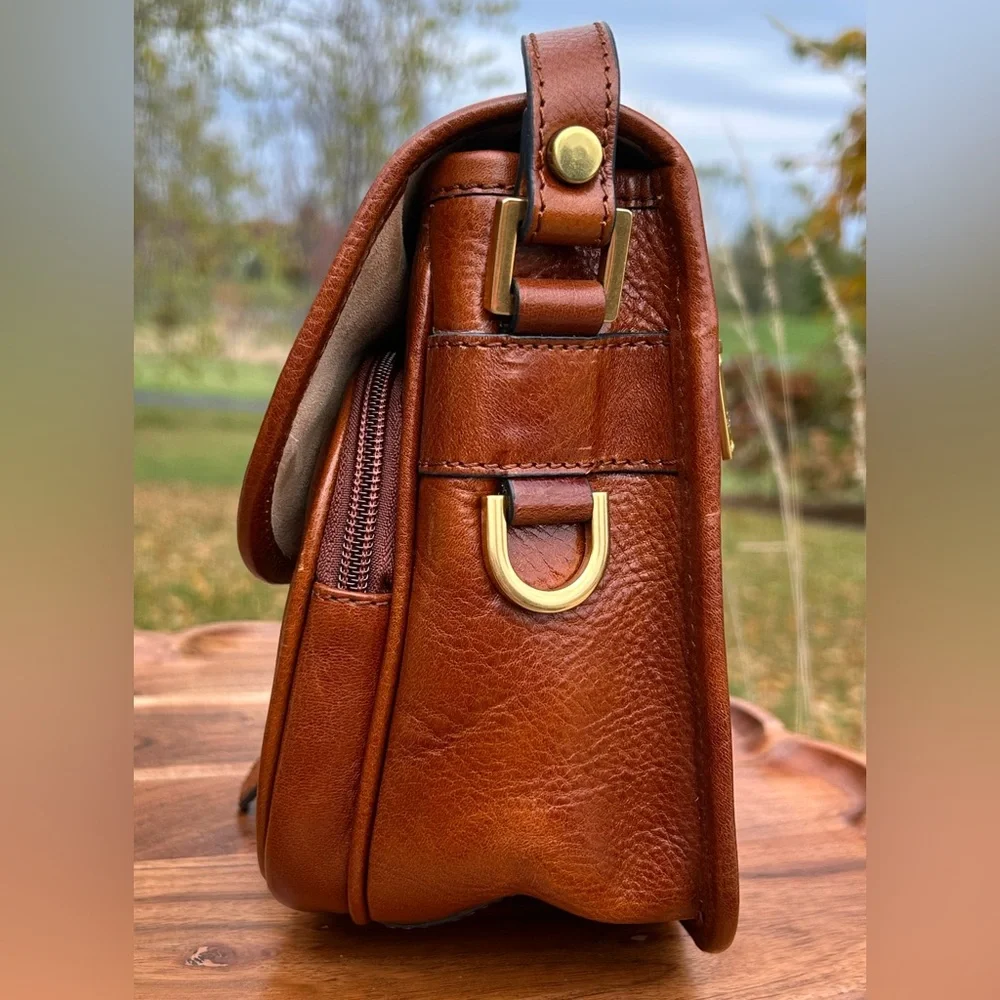 Italian Vechetta Leather Saddle Bag Brown Time Resistance “Women in Love” NWT